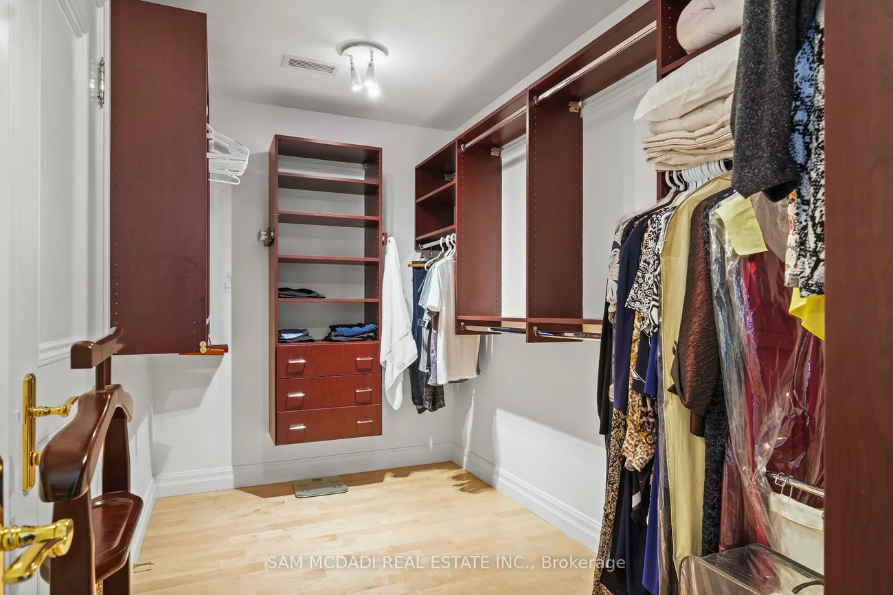 1382, Aldo, Lorne Park, Mississauga