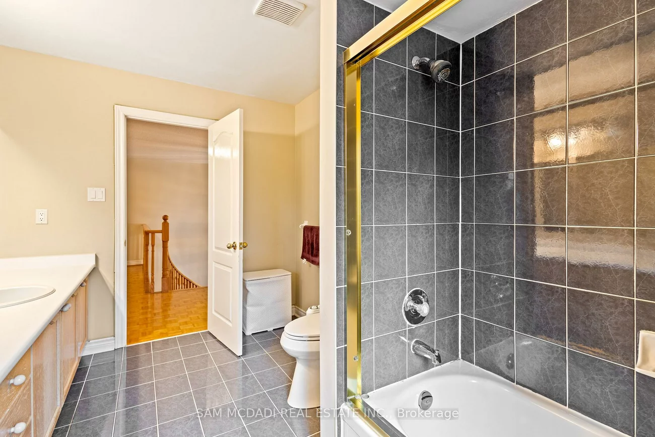 2492, Erin Centre, Central Erin Mills, Mississauga