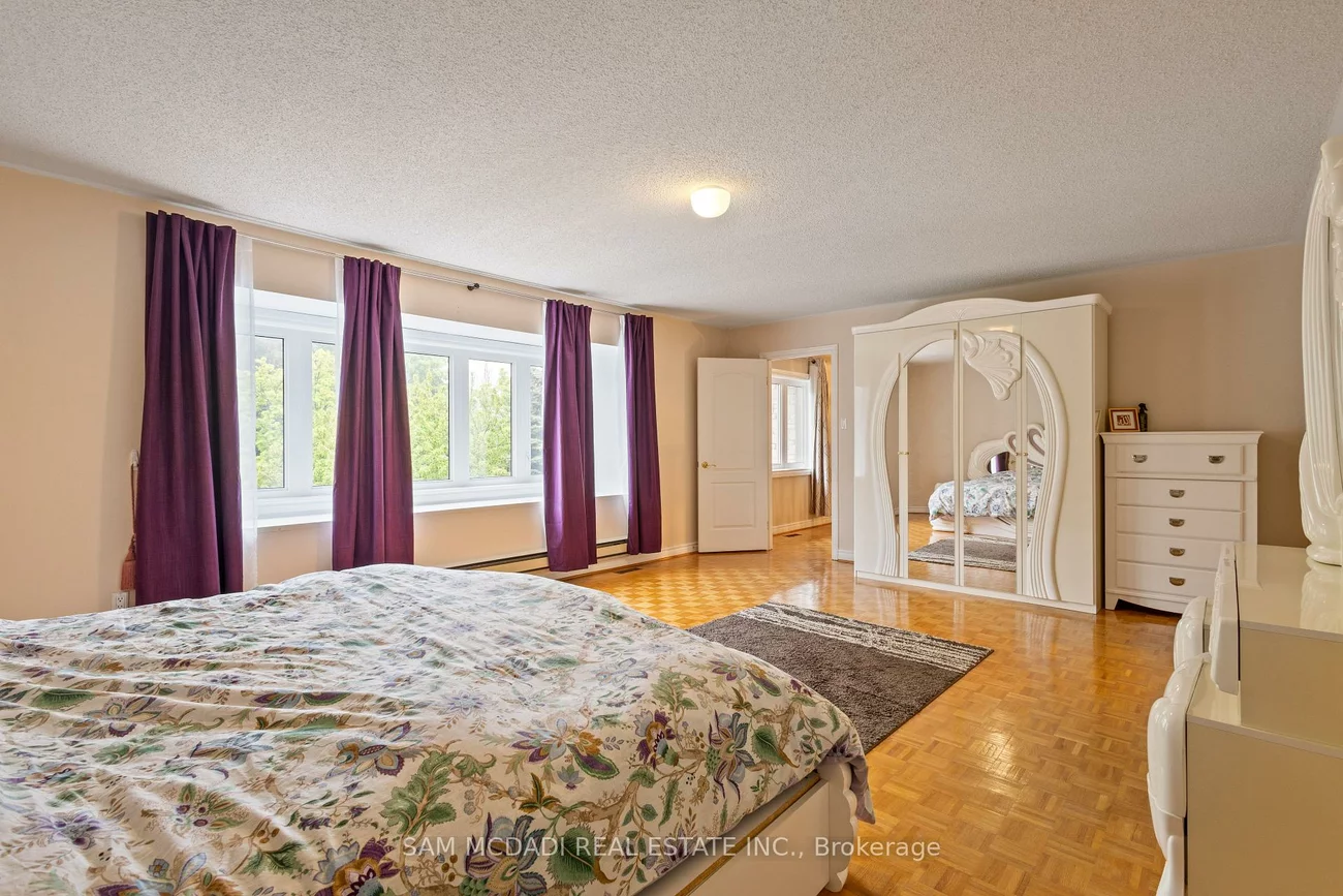 2492, Erin Centre, Central Erin Mills, Mississauga