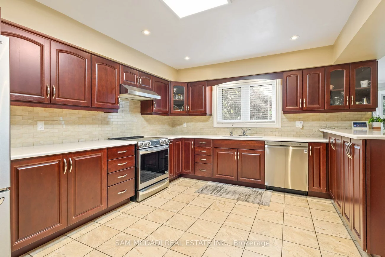 2492, Erin Centre, Central Erin Mills, Mississauga