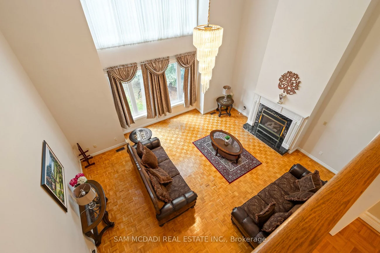 2492, Erin Centre, Central Erin Mills, Mississauga