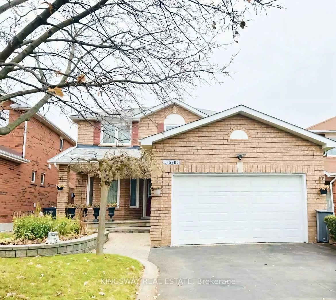 5607, Shillington, Hurontario, Mississauga