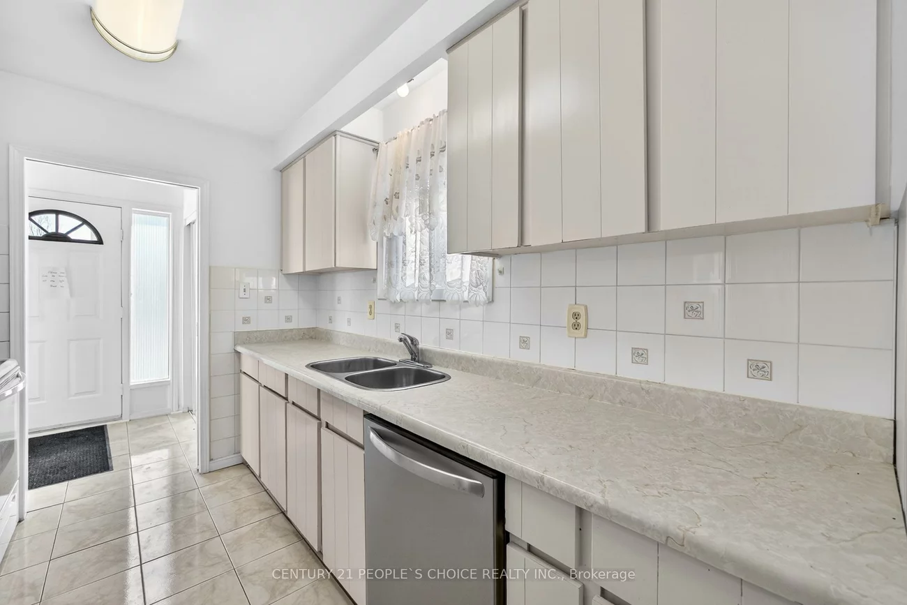 3404, Monica, Malton, Mississauga