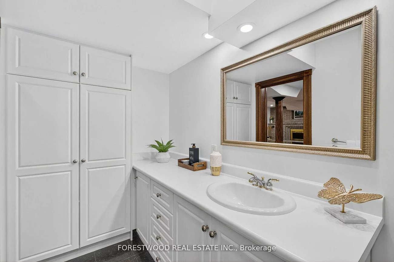 971, Lovingston, Rathwood, Mississauga