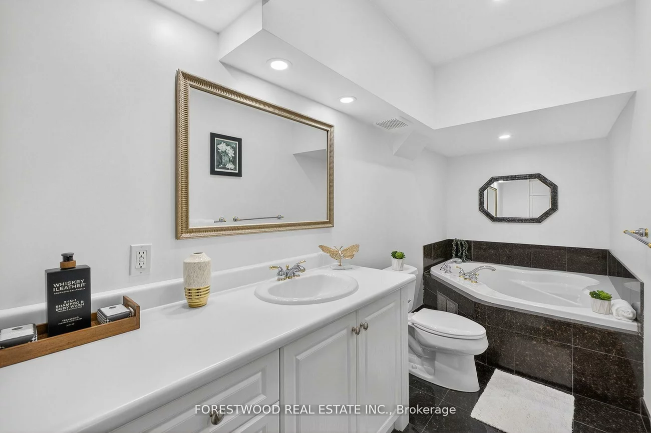 971, Lovingston, Rathwood, Mississauga