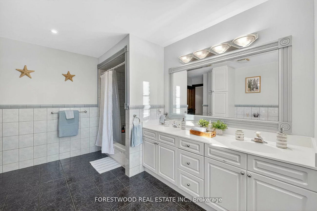 971, Lovingston, Rathwood, Mississauga