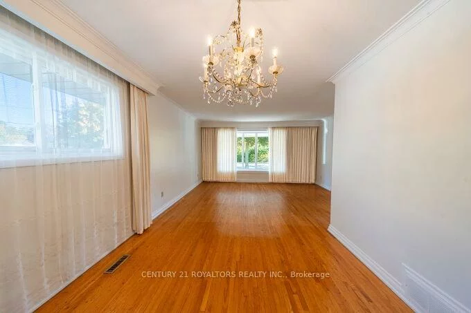 443, Atwater, Mineola, Mississauga