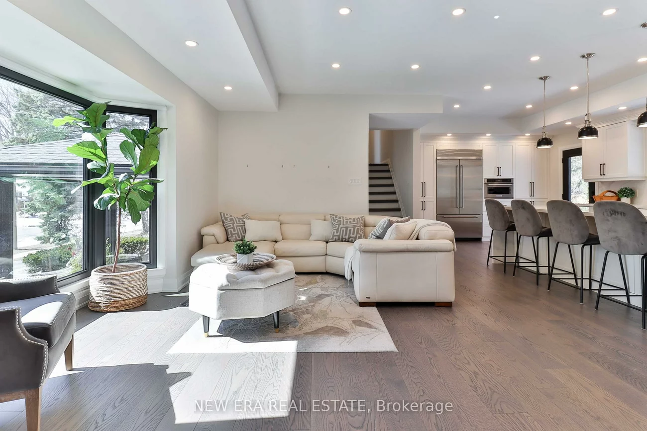 1481, Chasehurst, Lorne Park, Mississauga