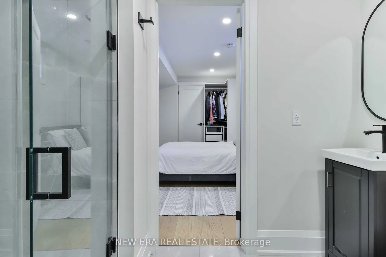 1481, Chasehurst, Lorne Park, Mississauga