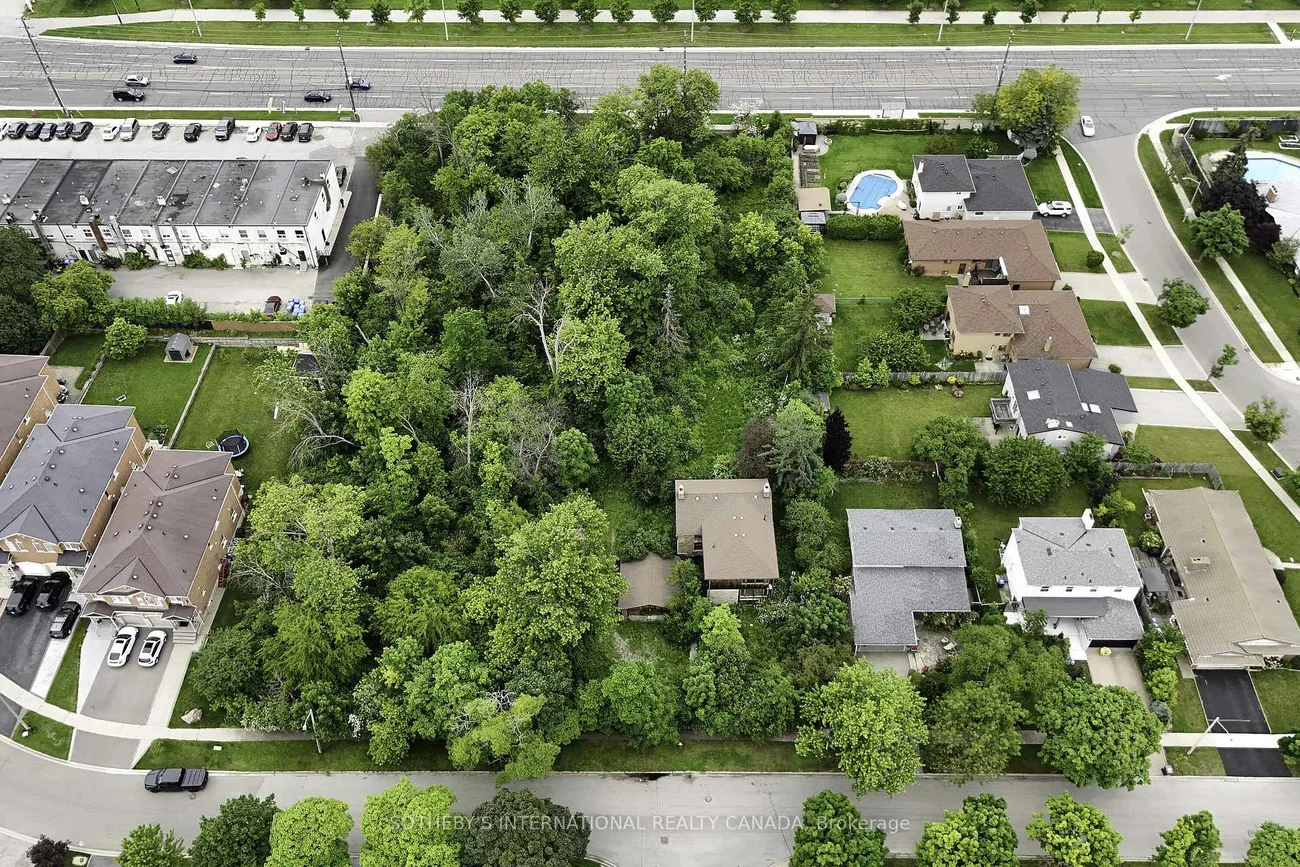 1050, BURNHAMTHORPE, Applewood, Mississauga