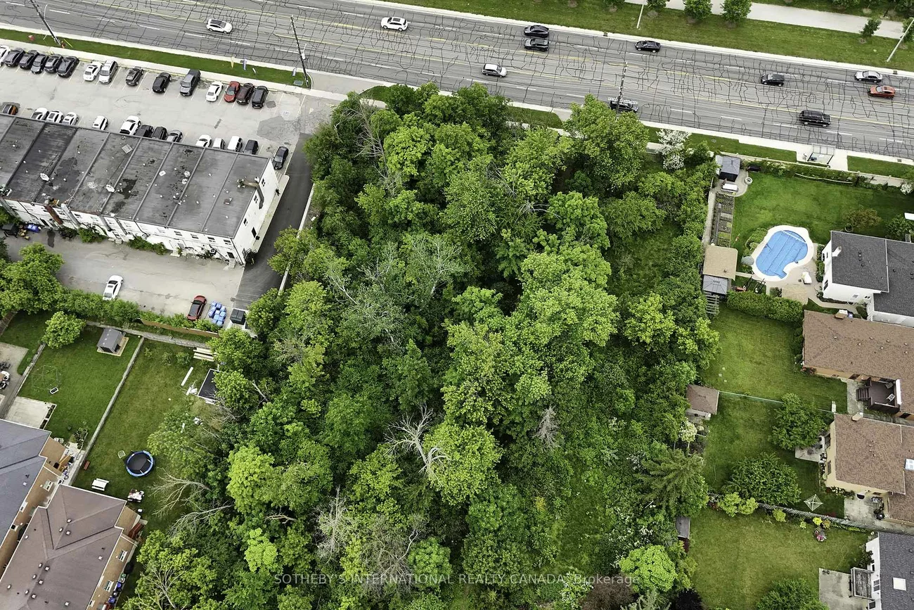 1050, BURNHAMTHORPE, Applewood, Mississauga