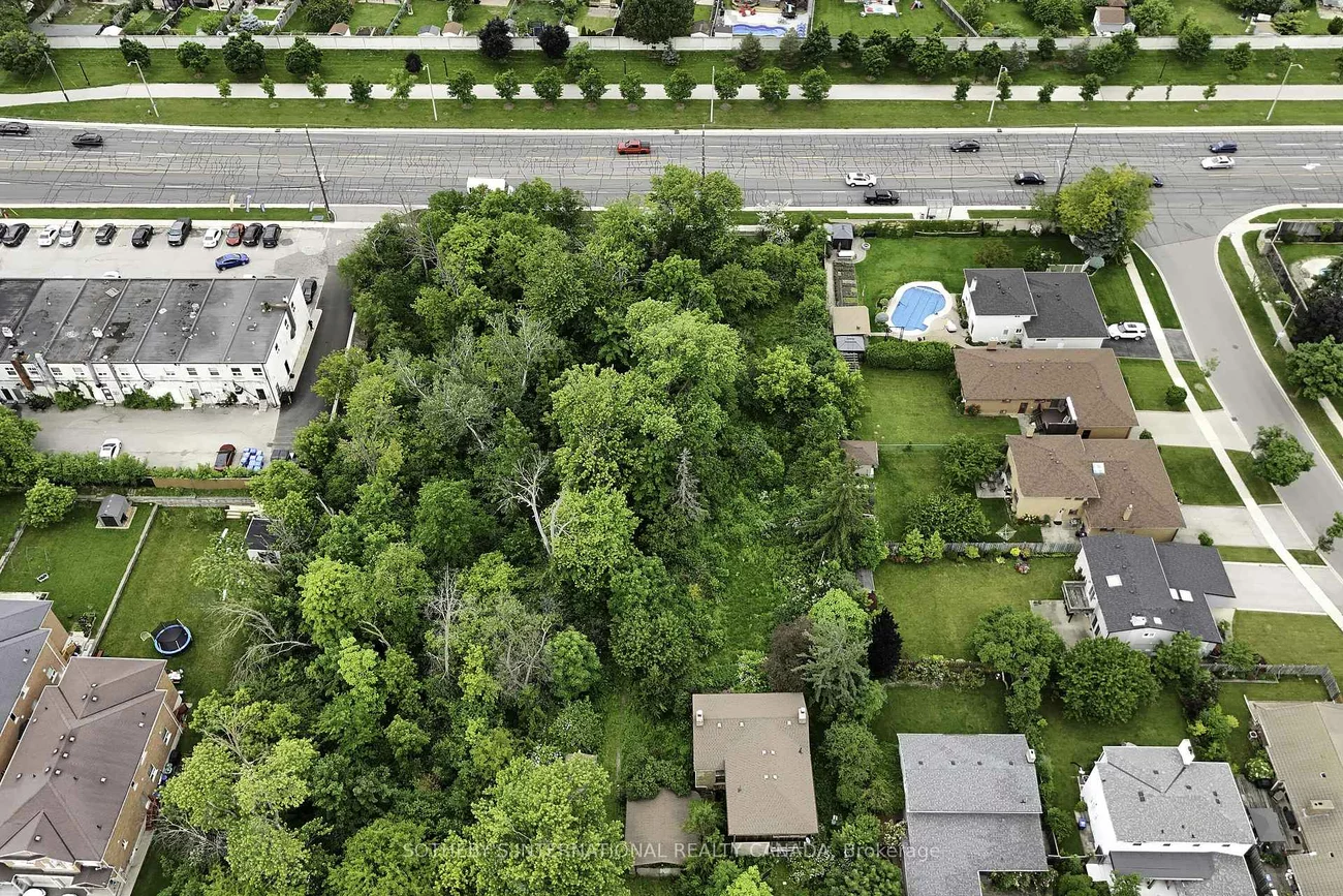 1050, BURNHAMTHORPE, Applewood, Mississauga