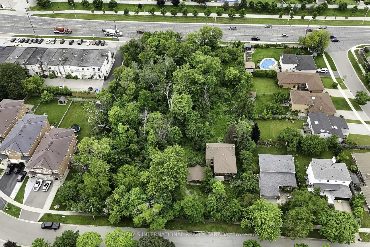 1050, BURNHAMTHORPE, Applewood, Mississauga