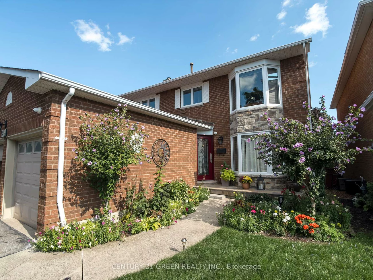 418, Chieftan, Hurontario, Mississauga