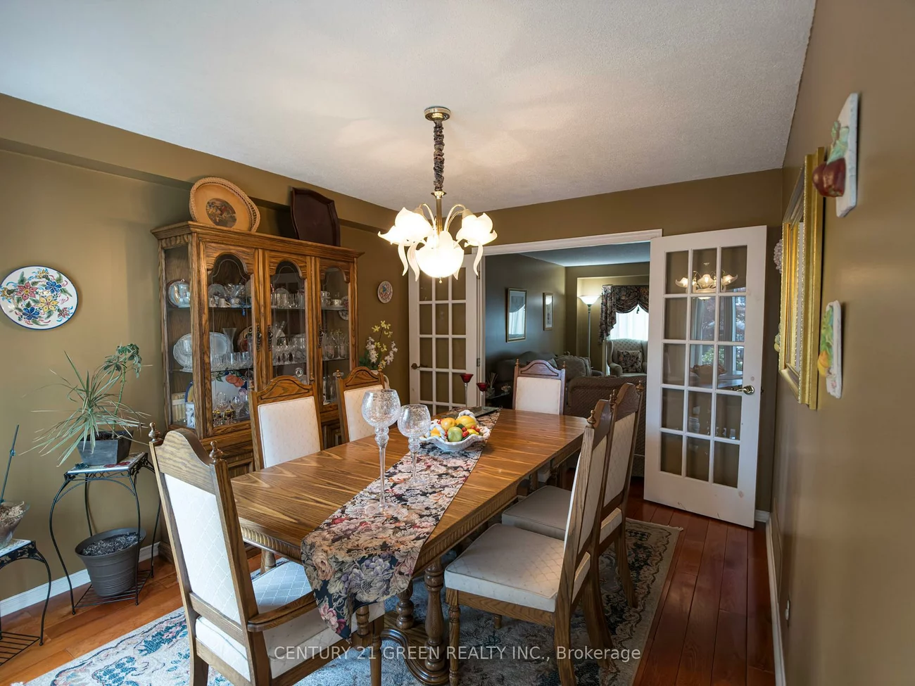 418, Chieftan, Hurontario, Mississauga