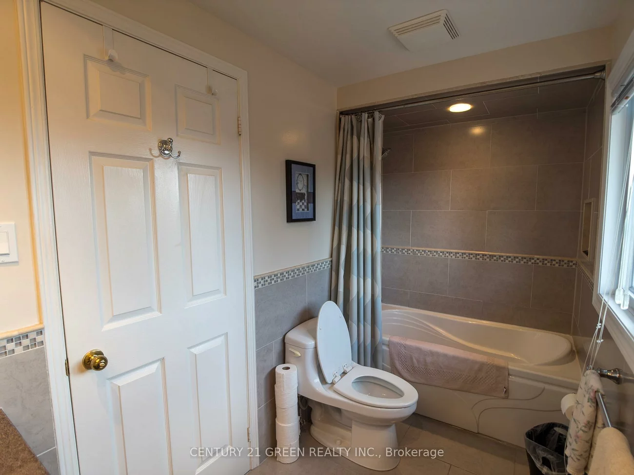 418, Chieftan, Hurontario, Mississauga