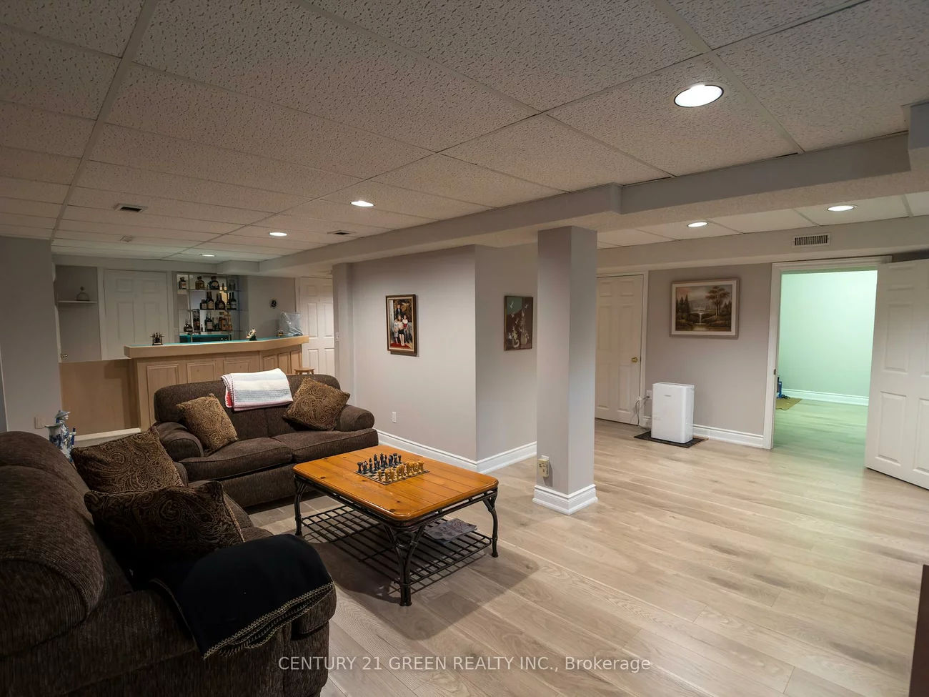 418, Chieftan, Hurontario, Mississauga