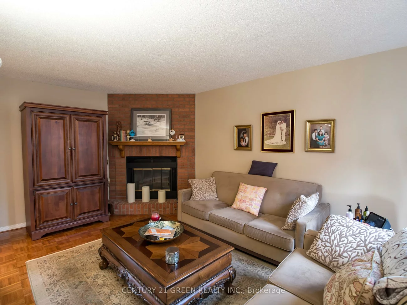 418, Chieftan, Hurontario, Mississauga