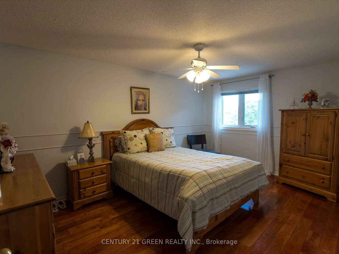 418, Chieftan, Hurontario, Mississauga