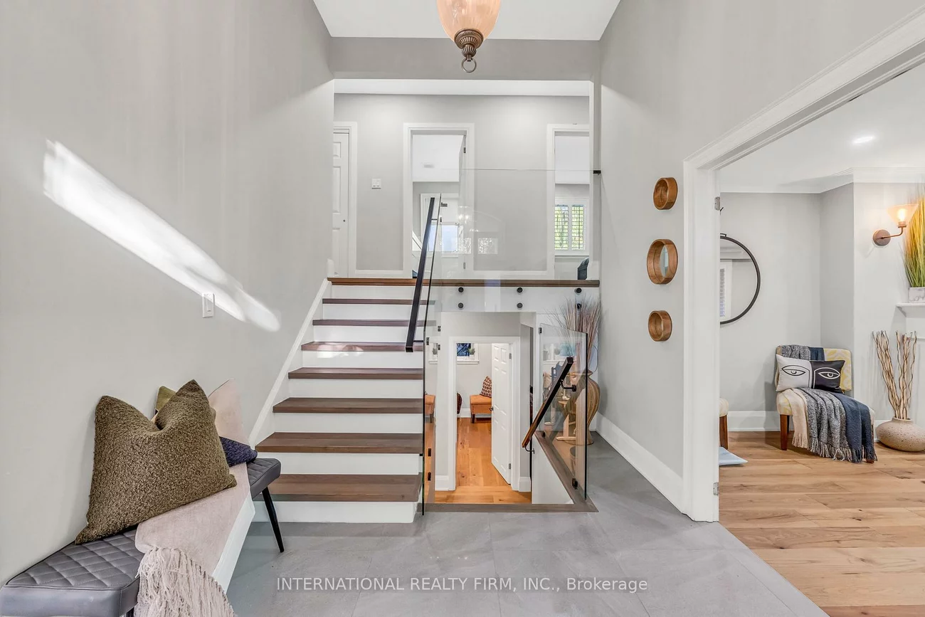 1049, Indian Rd, Lorne Park, Mississauga