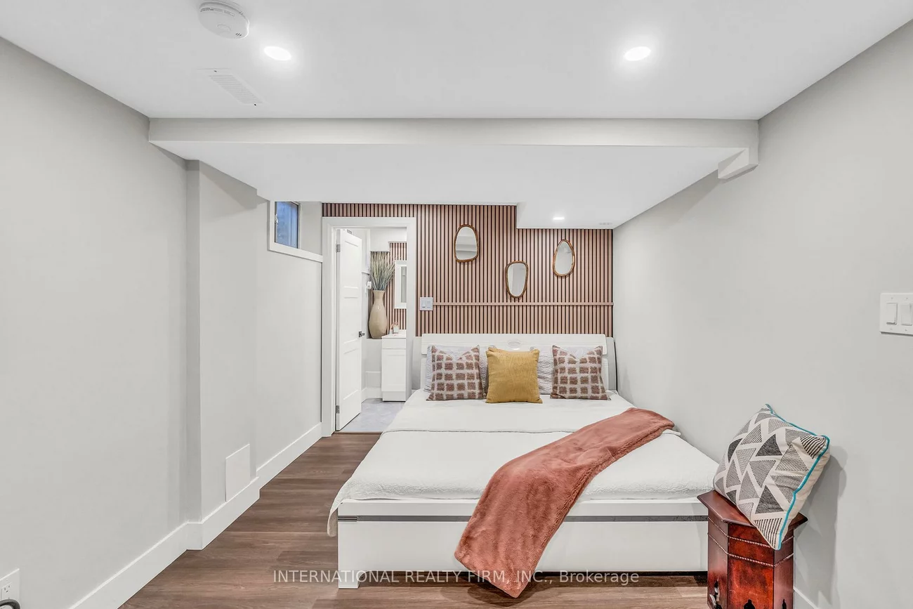 1049, Indian Rd, Lorne Park, Mississauga