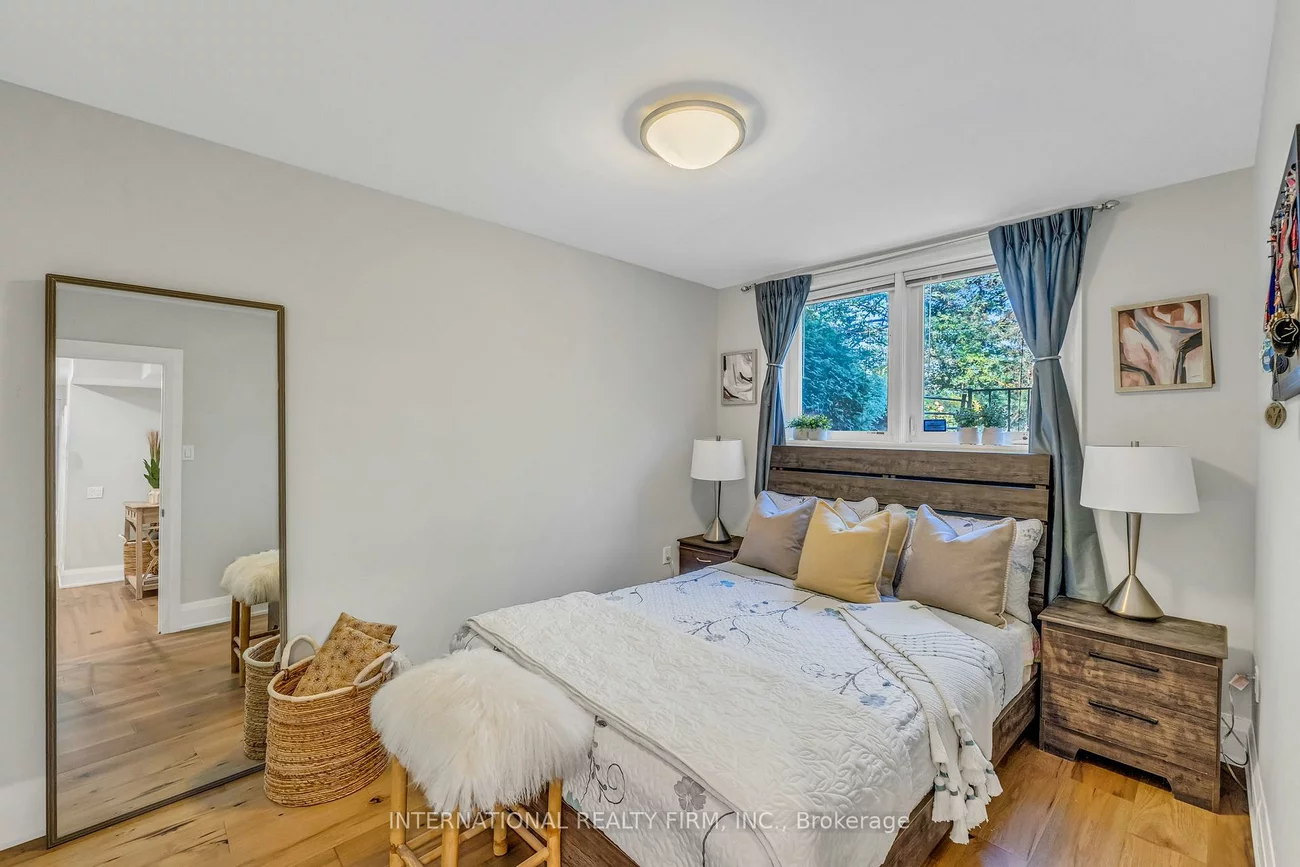 1049, Indian Rd, Lorne Park, Mississauga