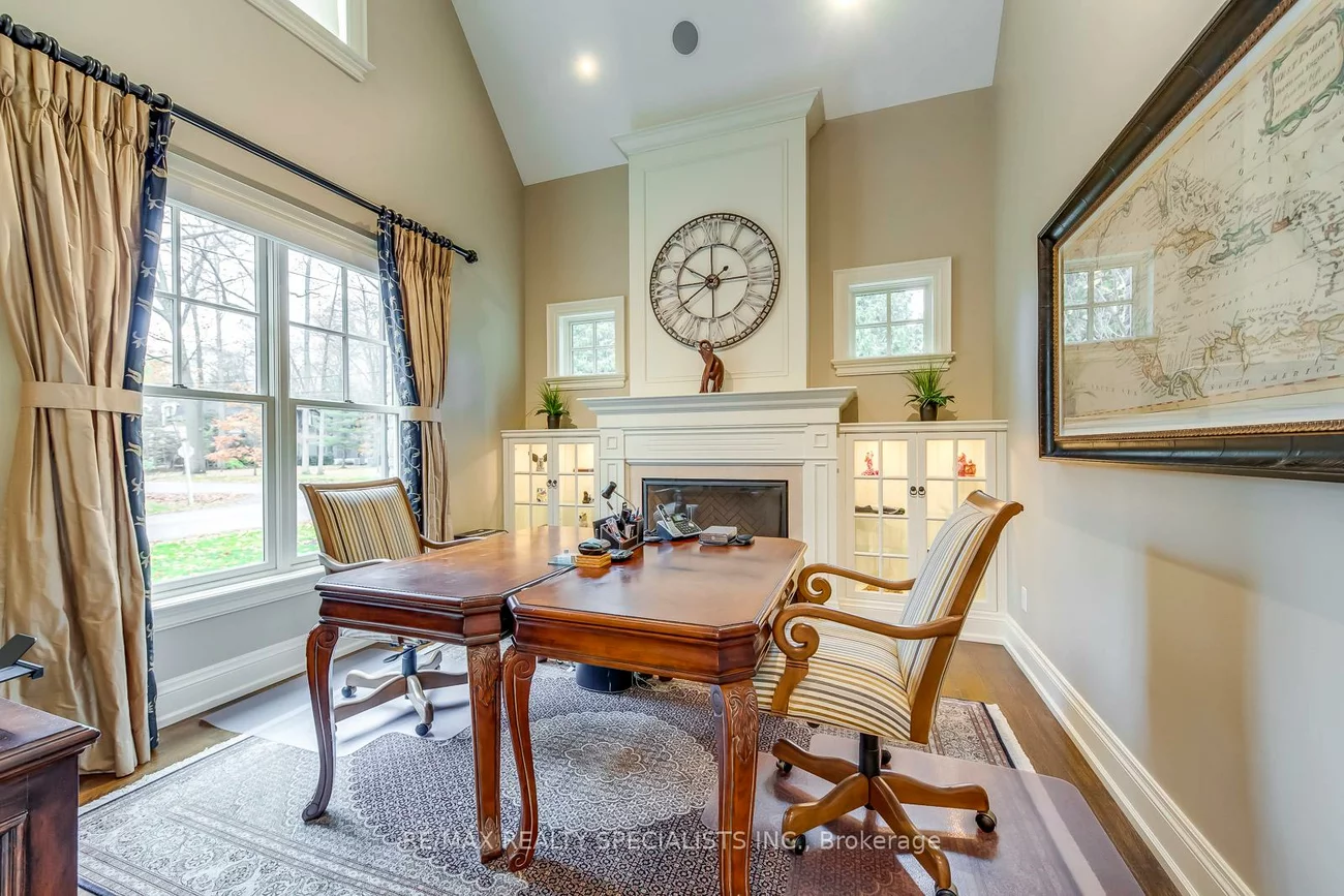 1199, Whiteoaks, Lorne Park, Mississauga