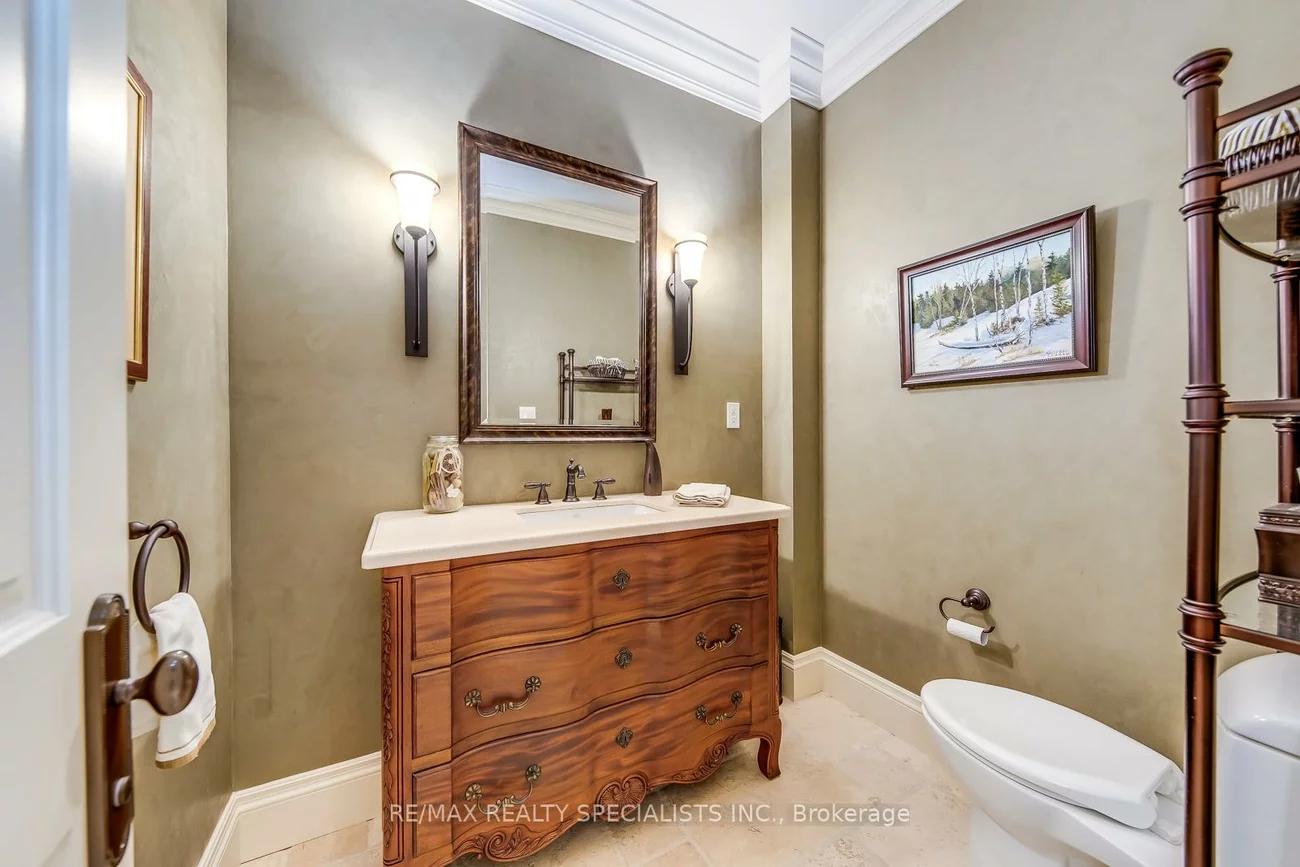 1199, Whiteoaks, Lorne Park, Mississauga