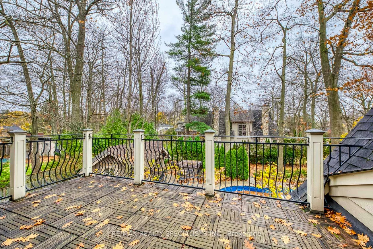 1199, Whiteoaks, Lorne Park, Mississauga