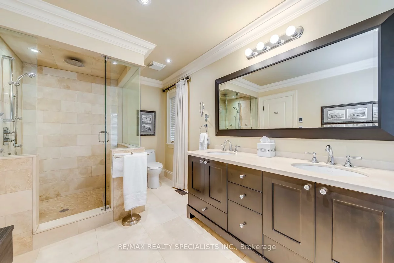 1199, Whiteoaks, Lorne Park, Mississauga