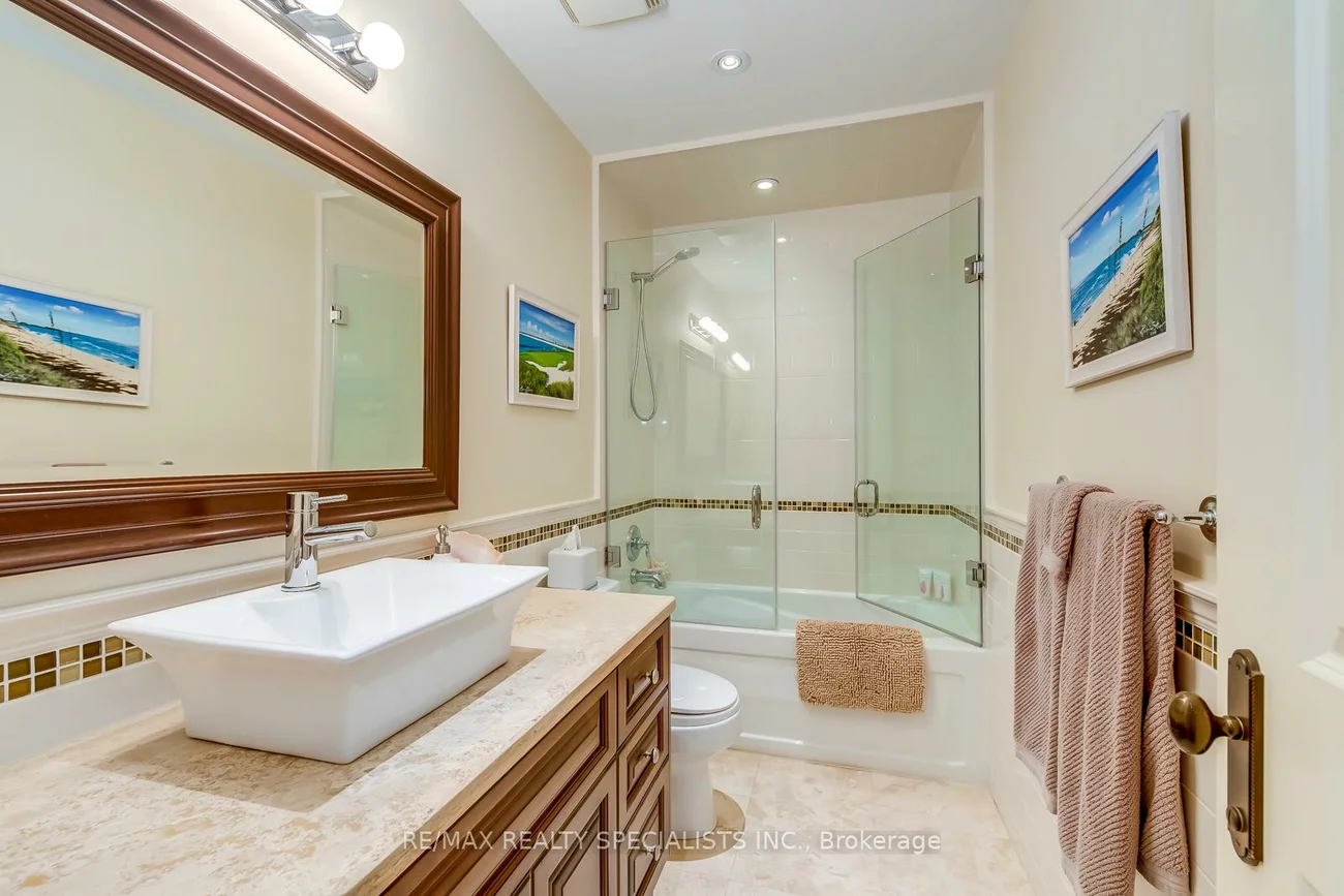 1199, Whiteoaks, Lorne Park, Mississauga