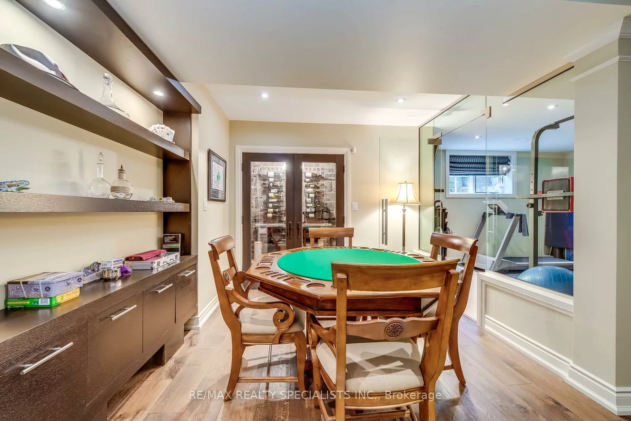 1199, Whiteoaks, Lorne Park, Mississauga