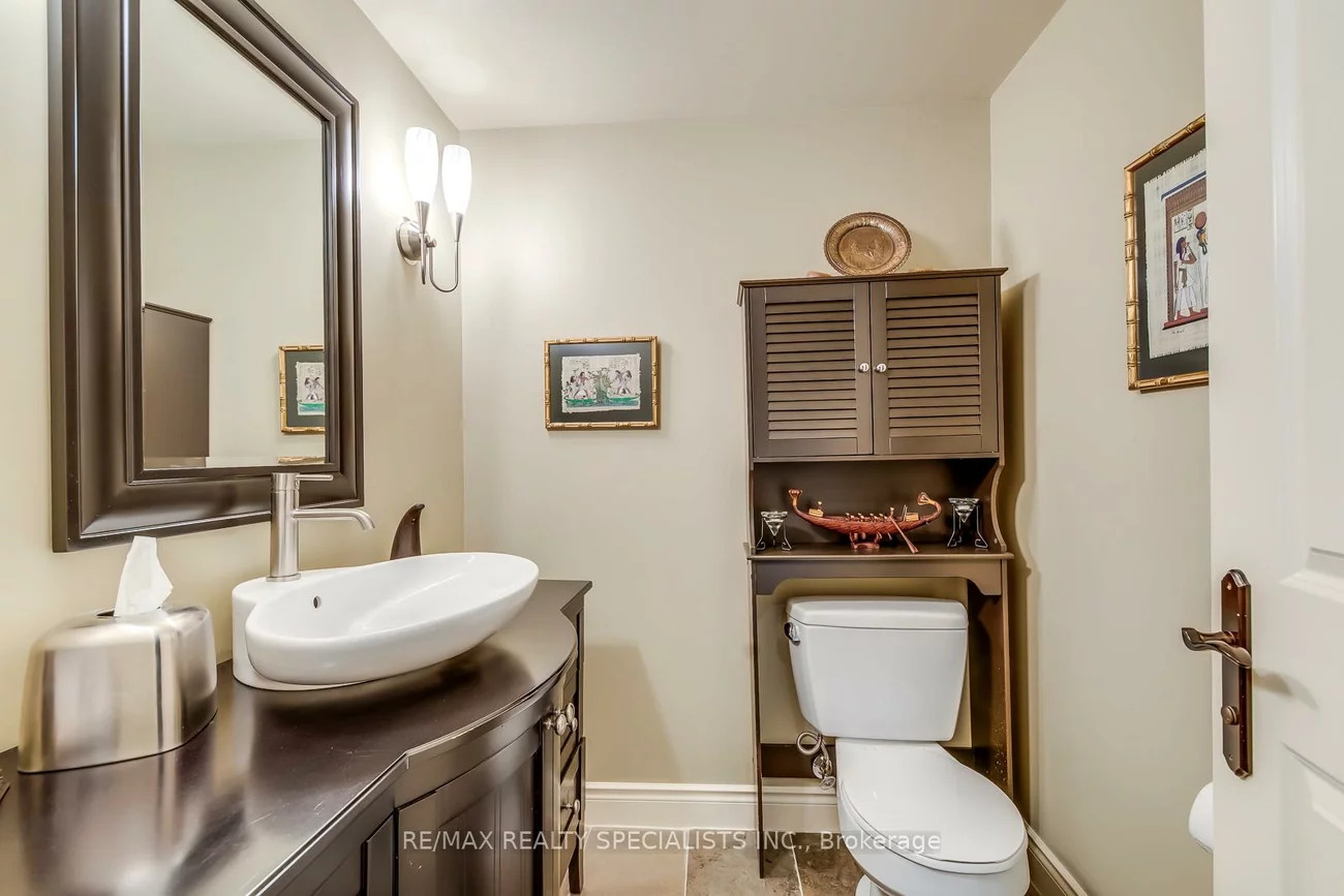 1199, Whiteoaks, Lorne Park, Mississauga