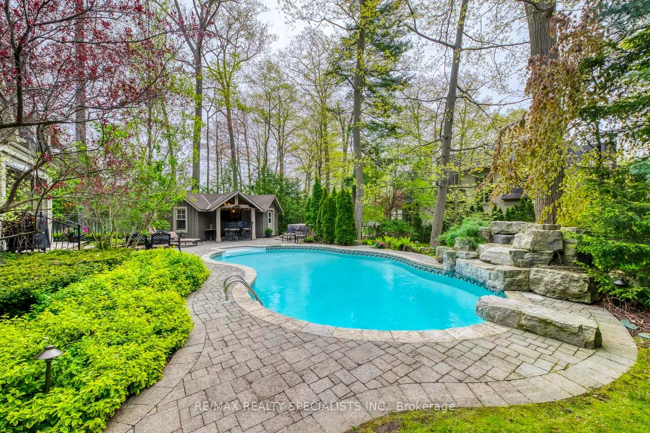 1199, Whiteoaks, Lorne Park, Mississauga