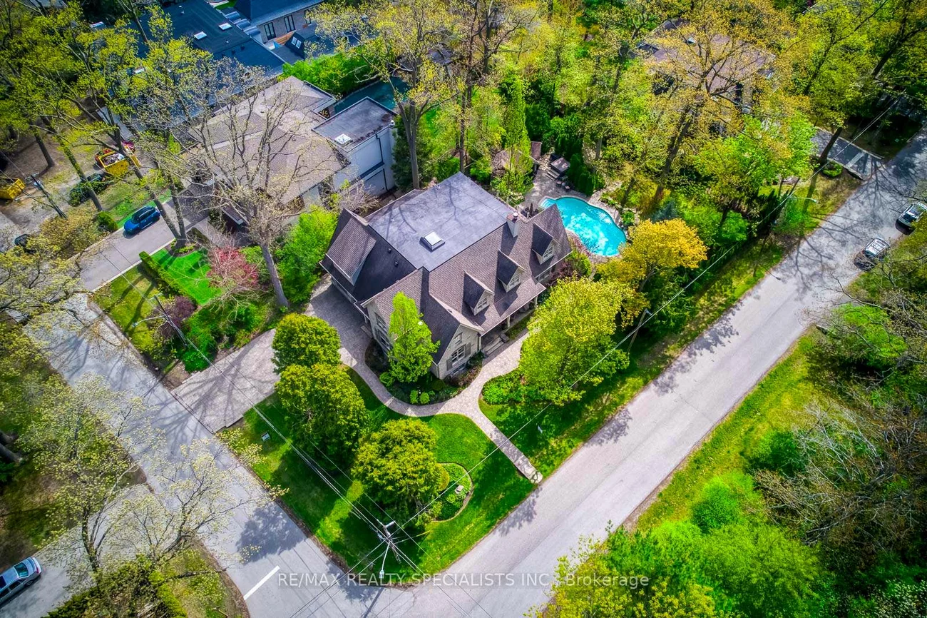 1199, Whiteoaks, Lorne Park, Mississauga