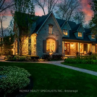 1199, Whiteoaks, Lorne Park, Mississauga