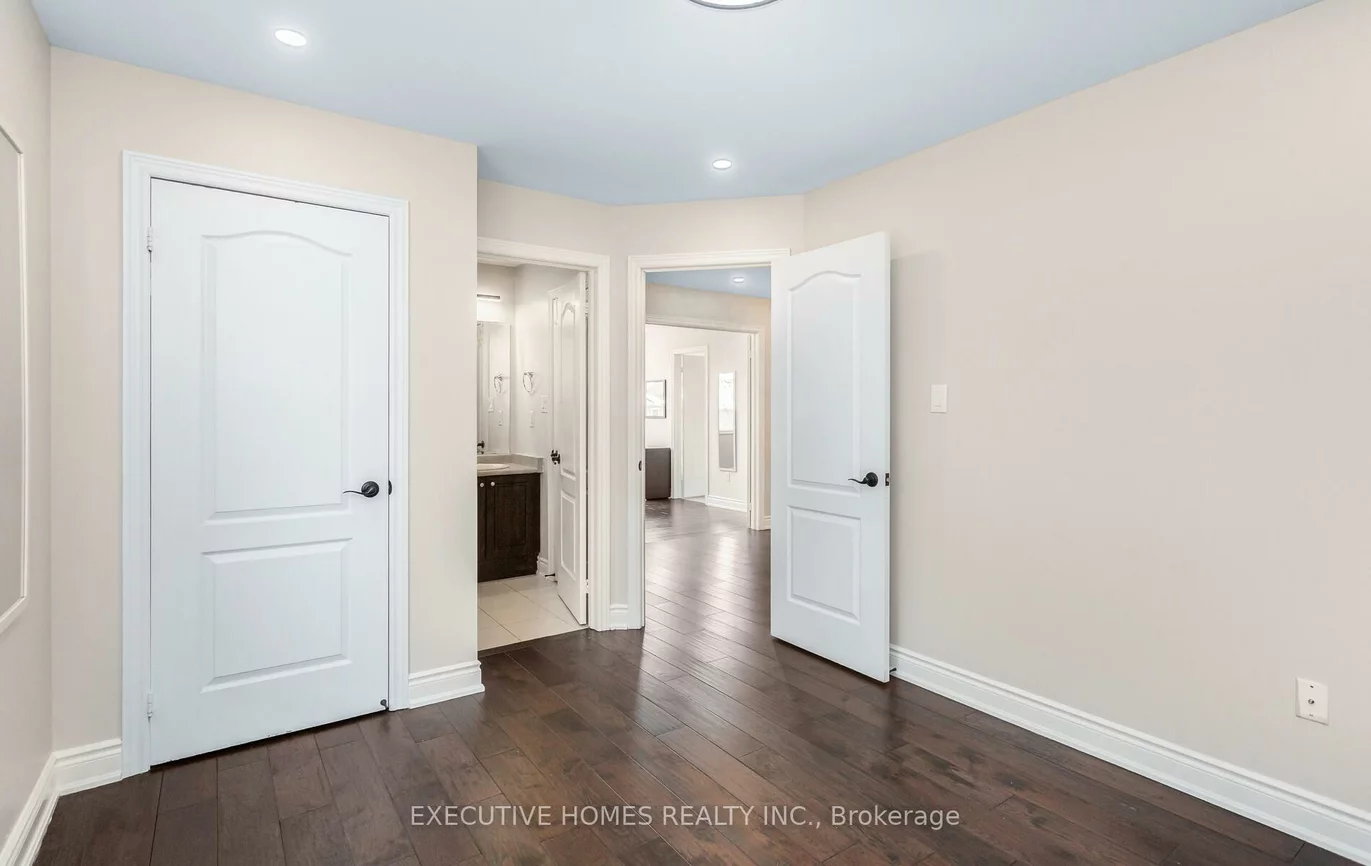 5352, Snowbird, Central Erin Mills, Mississauga