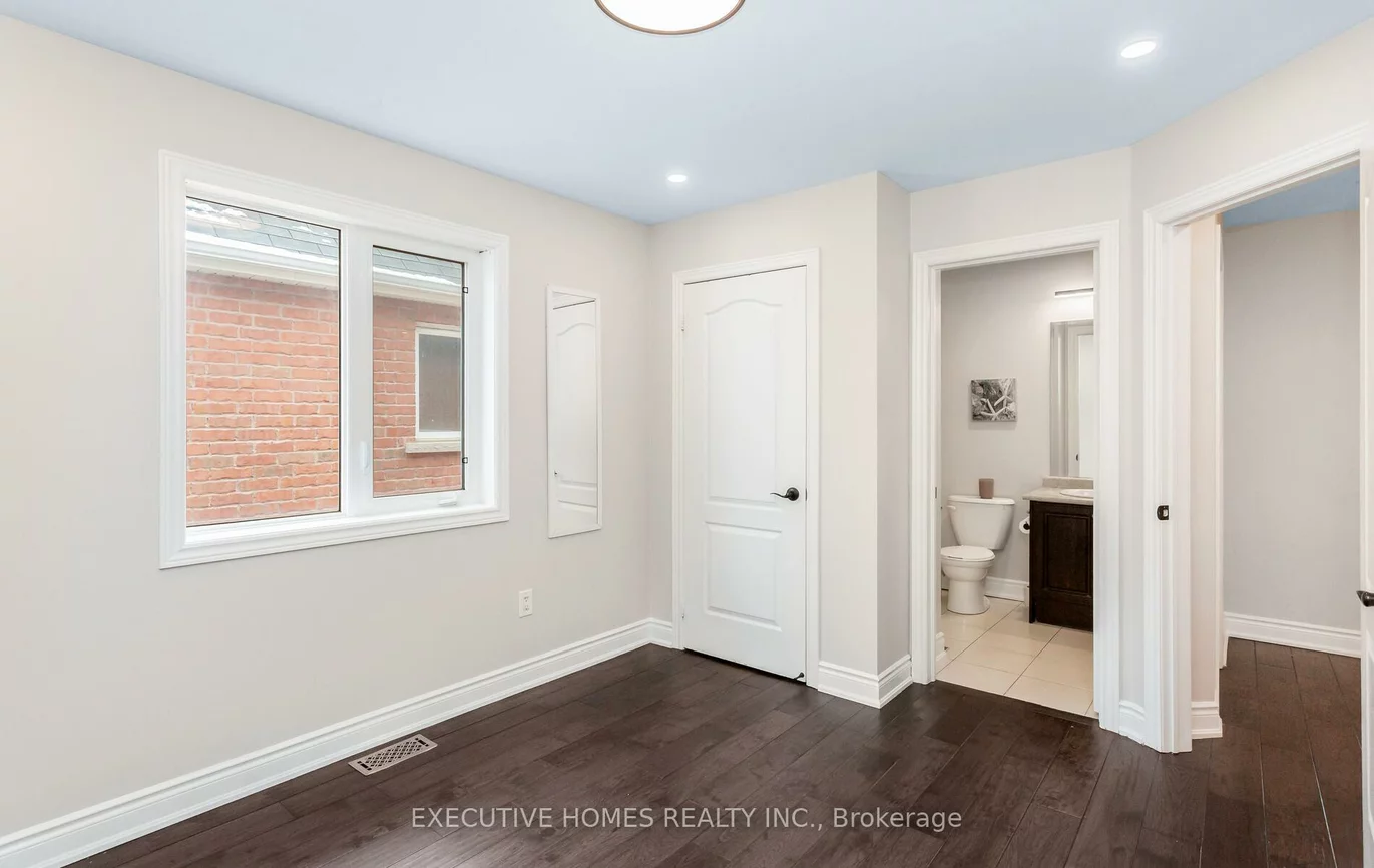 5352, Snowbird, Central Erin Mills, Mississauga