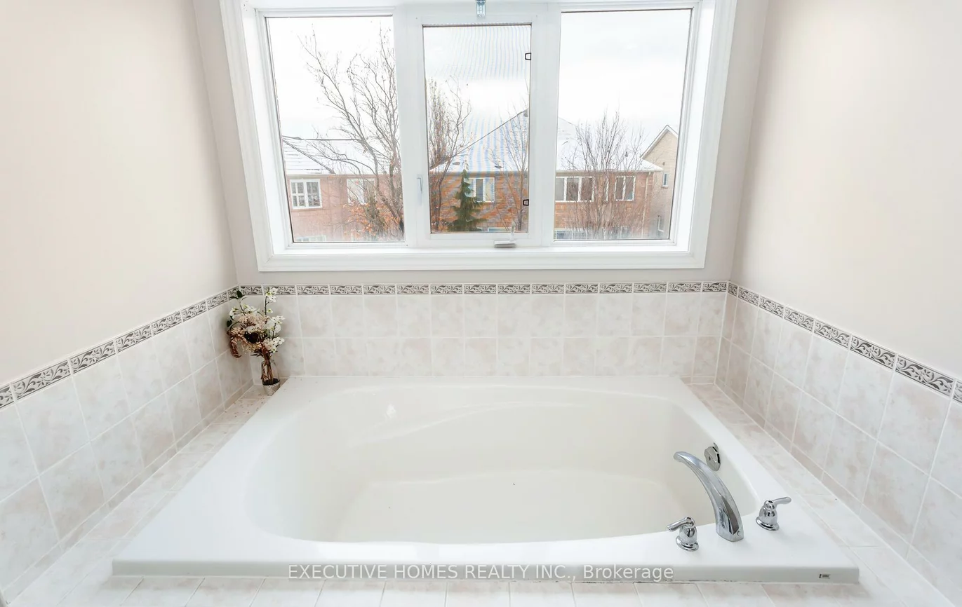 5352, Snowbird, Central Erin Mills, Mississauga