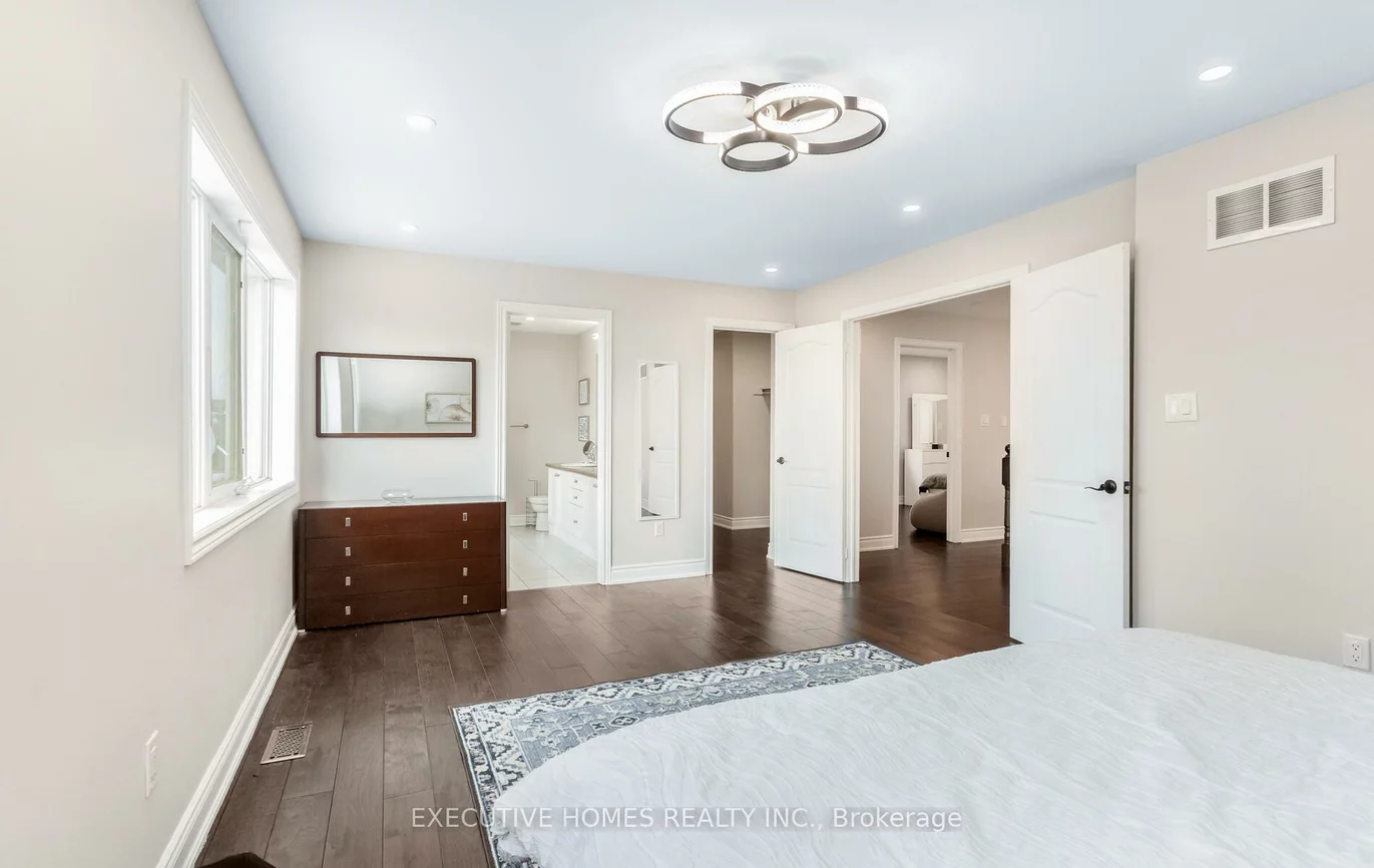 5352, Snowbird, Central Erin Mills, Mississauga