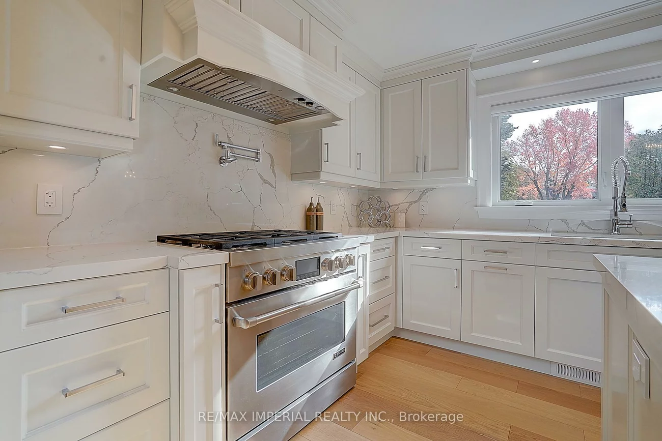 1832, Pine Siskin, Erin Mills, Mississauga