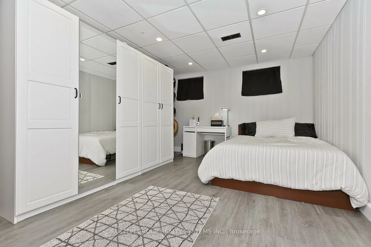 1535, Thetford, Clarkson, Mississauga