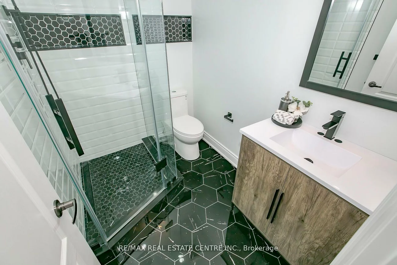 6978, Estoril, Meadowvale, Mississauga