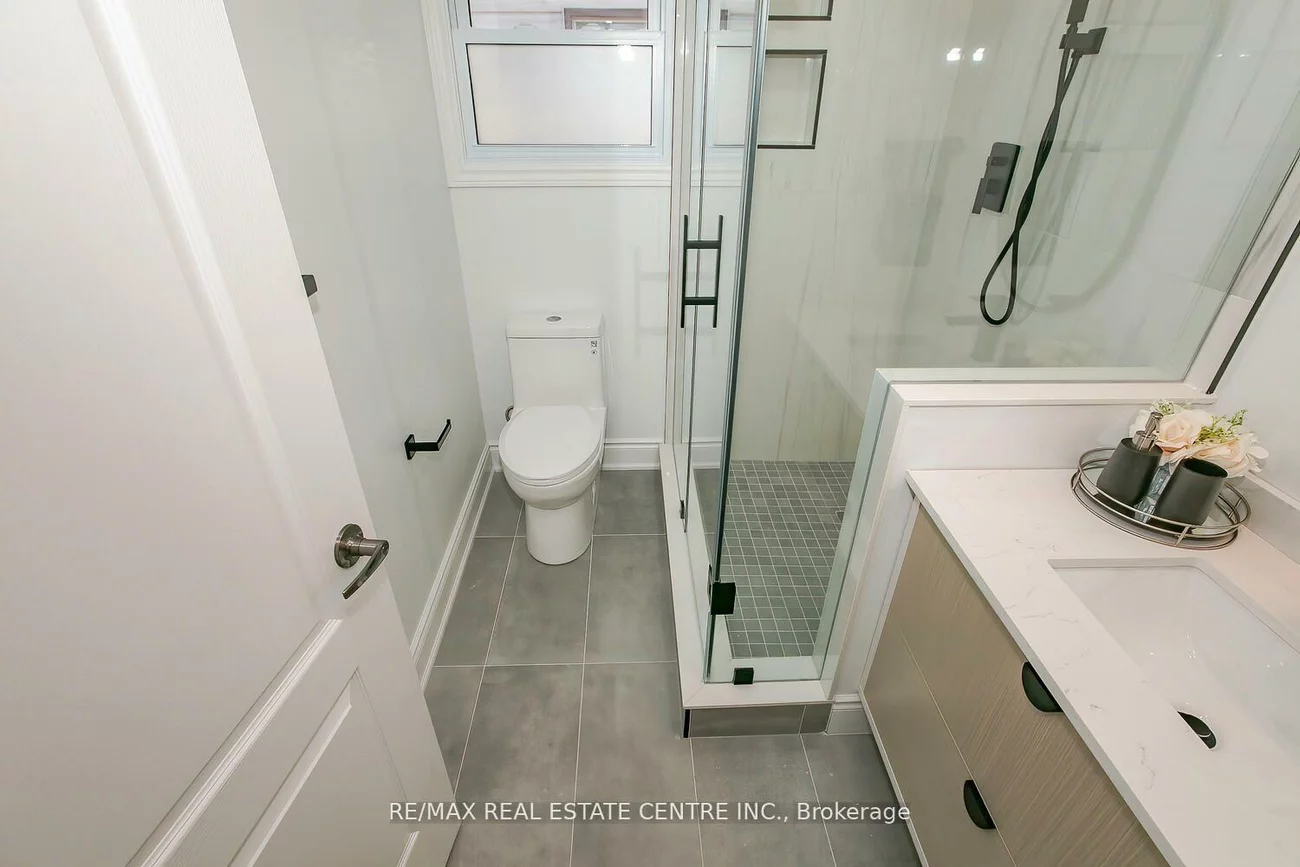 6978, Estoril, Meadowvale, Mississauga