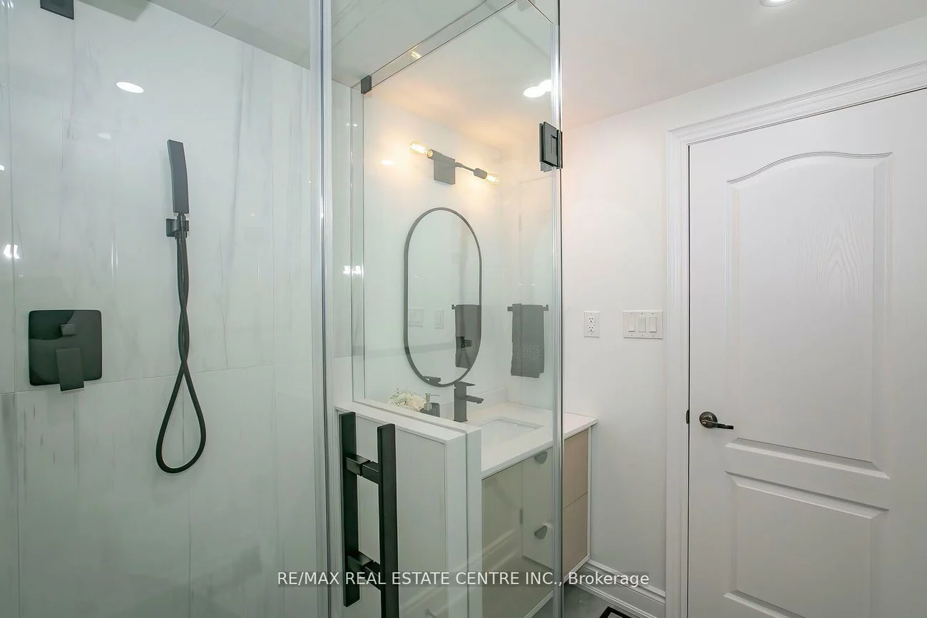 6978, Estoril, Meadowvale, Mississauga