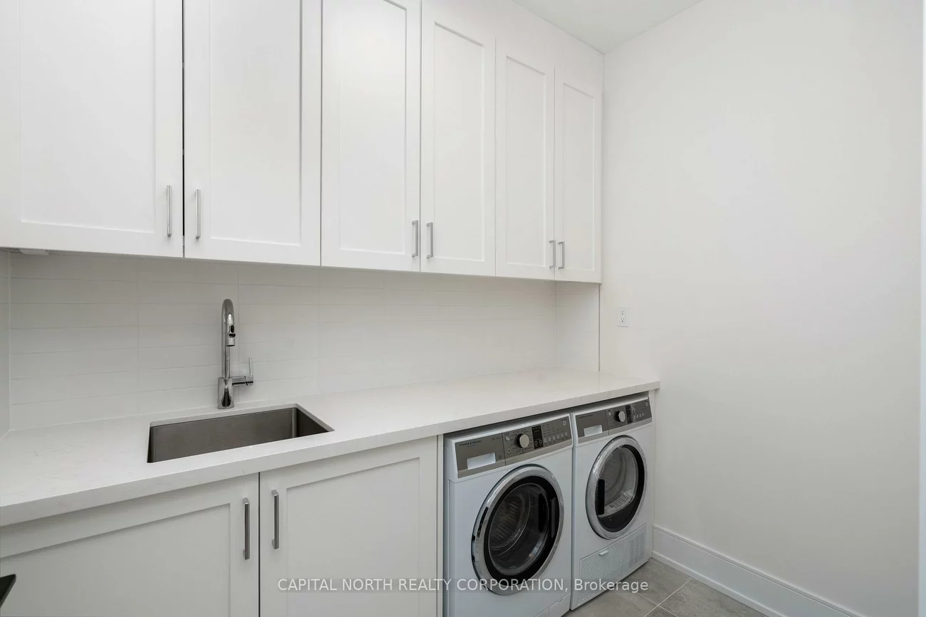 1076, Roosevelt, Lakeview, Mississauga