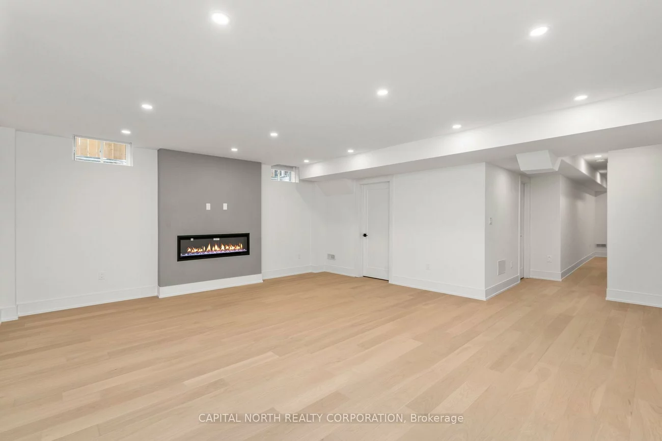 1076, Roosevelt, Lakeview, Mississauga