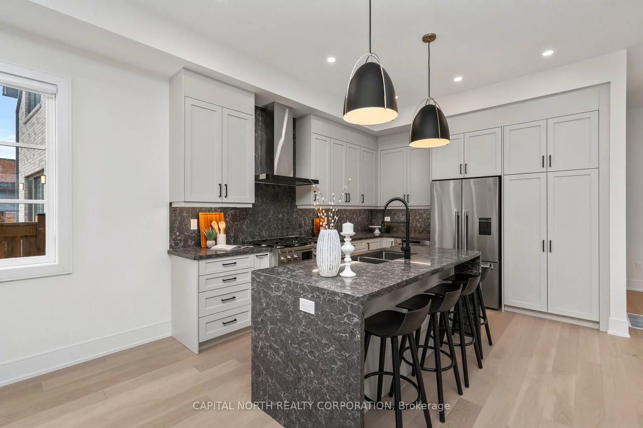 1076, Roosevelt, Lakeview, Mississauga