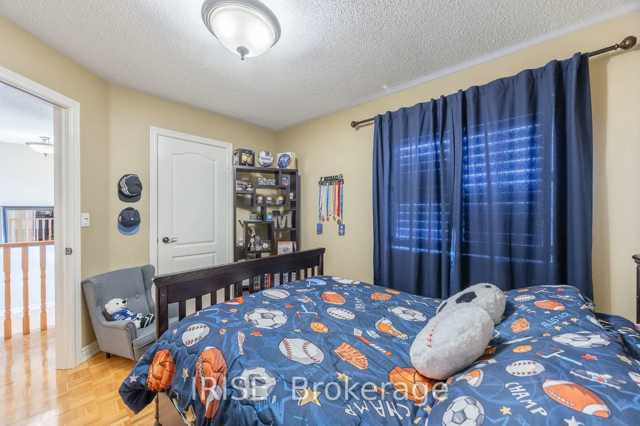 855, Knotty Pine, Meadowvale Village, Mississauga