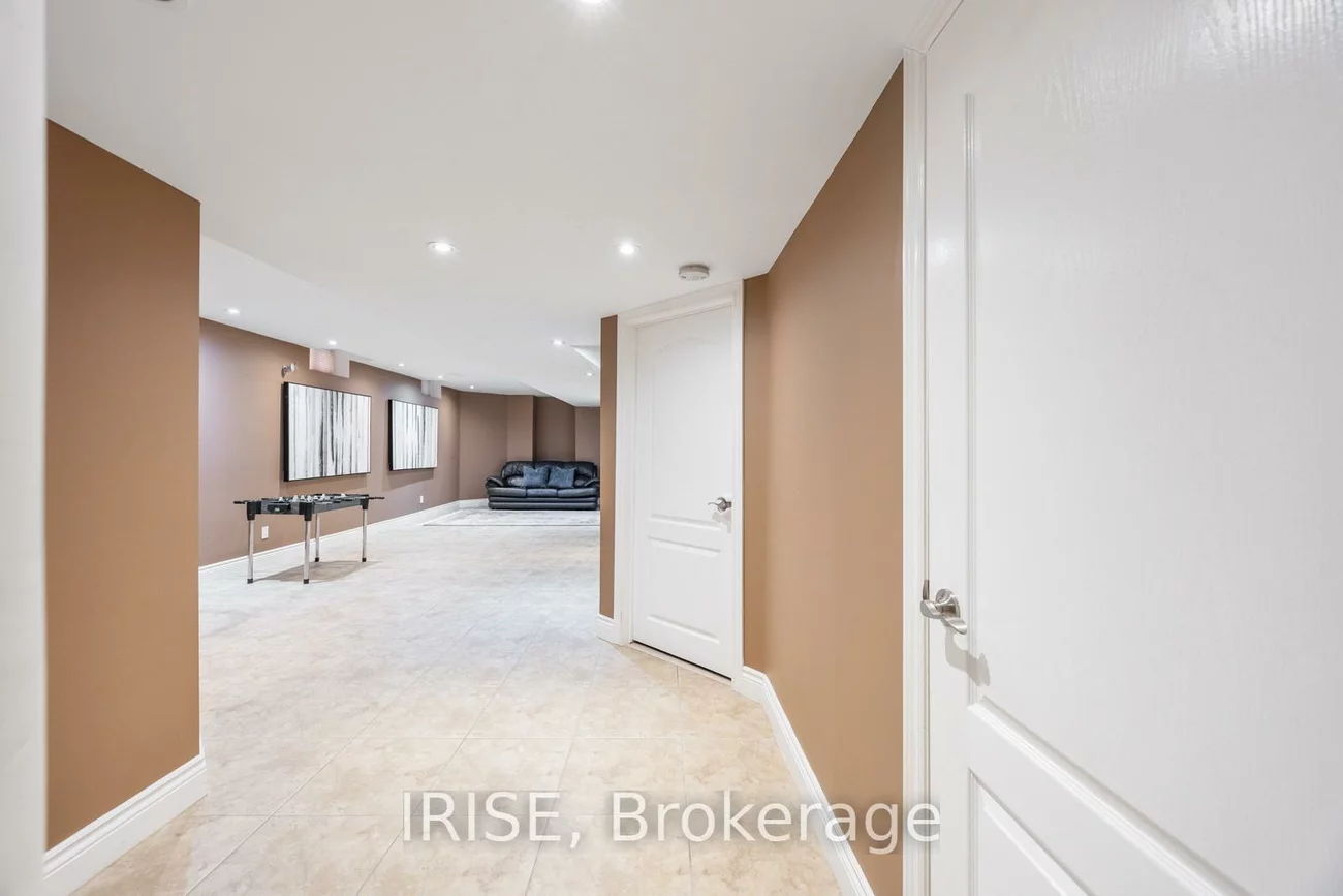 855, Knotty Pine, Meadowvale Village, Mississauga